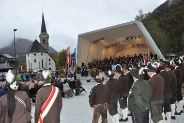 Erntedank-und-grosse-Ehrungen-in-Kirchdorf